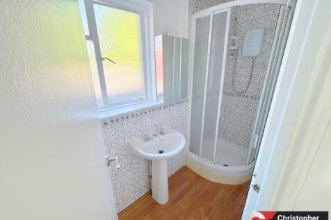 Apartment shower room ii.jpg