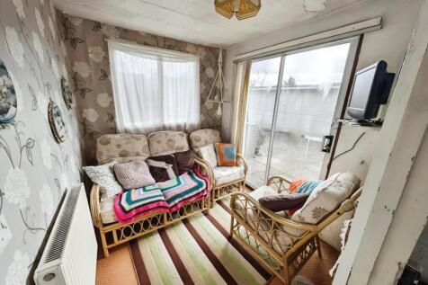 b9018ade-garden 20room.jpg