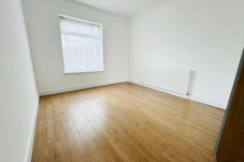 Lowther Road, Dunstable, Bedfordshire, LU6 photo 5