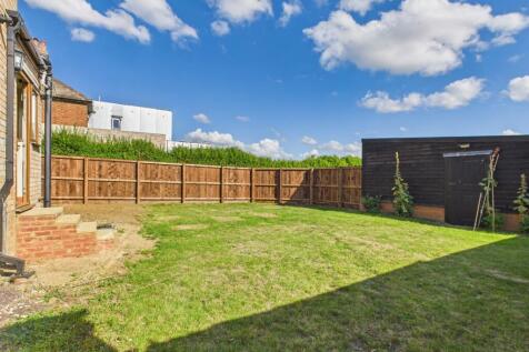 CAM02519G0-PR0343-STILL011