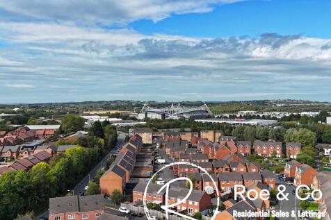 Proximity to Middlebrook Retail Park &amp; Toughsheet stadium