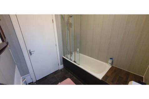 Bathroom angle 2