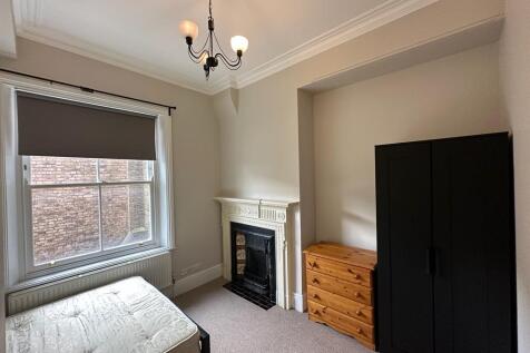 1 Bedroom Flat – The Salisbury Hotel, Grand Parade, London N4 photo 3