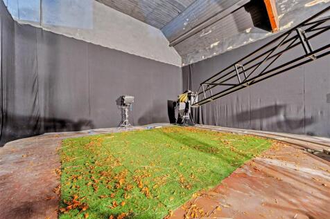 STUDIO 1