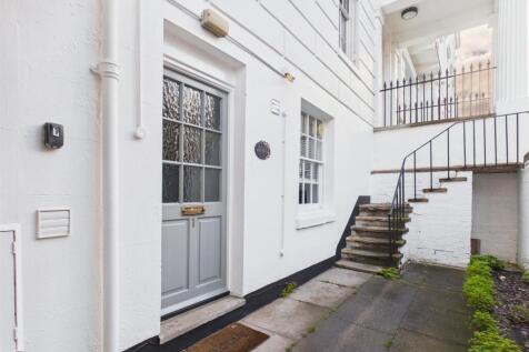 2-bed detached on Clarendon Square, Leamington Spa, CV32 5QY, £1,350/mo