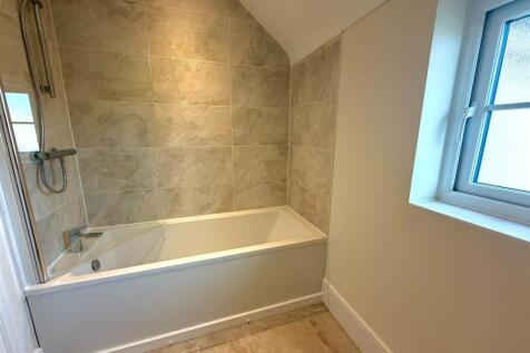 FAMILY BATHROOM..jpeg