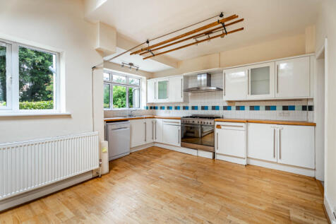 Flora Grove, St Albans, Herts, AL1 photo 4