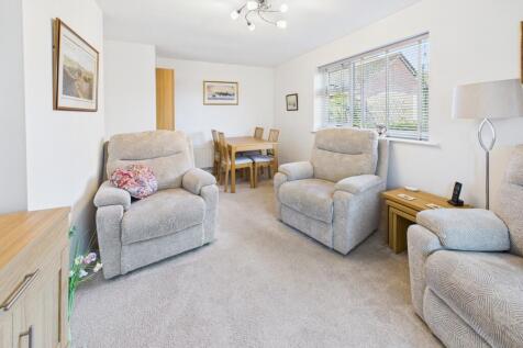 CAM02871G0-PR0634-STILL005