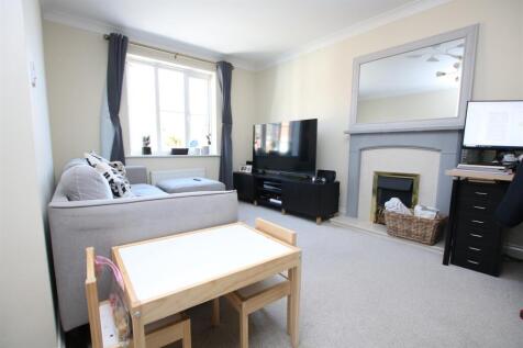 Living Room 1.JPG