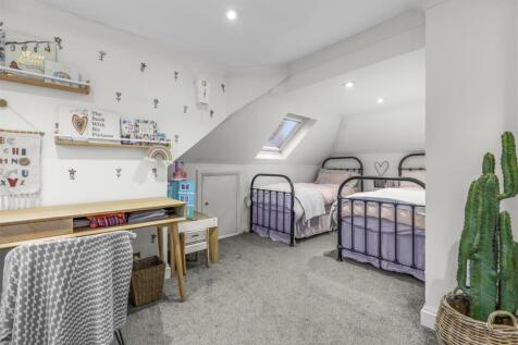 7 Guinions Rd, HP13 7NT-6.jpg