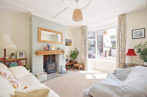 Living Room 1.jpg