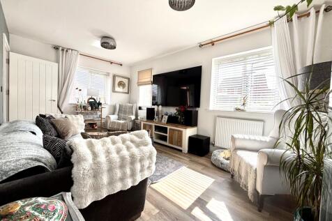 Regan Avenue, Stratford-upon-Avon, CV37 8YX photo 3