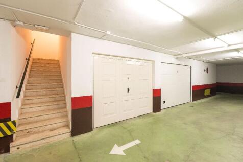 Parking/Private stor