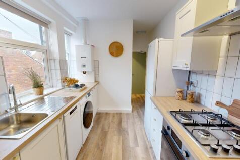 405 Chillingham Road NE6 5QU photo 3