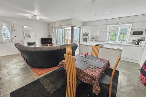 Sitting/Dining Room
