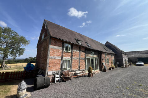 4 bed semi-detached barn to rent Red Lane, Brosel