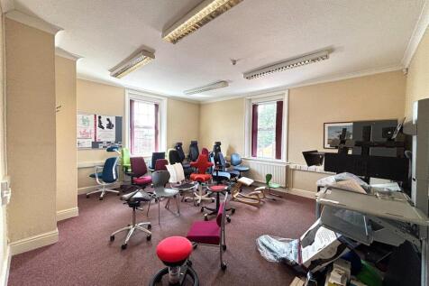 Office to rent Image 4