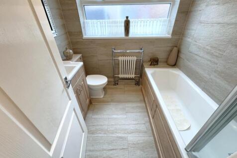 GROUND FLOOR BATHROOM