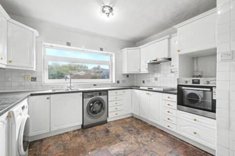 Kitchen_1.jpeg