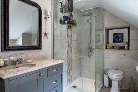 14 Church St Isham-03.jpg