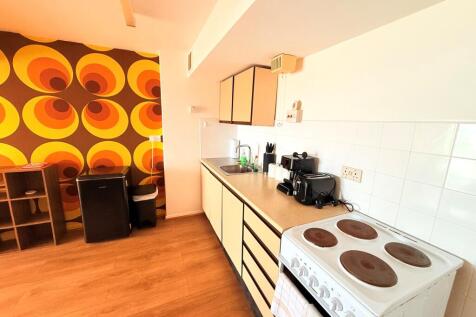 Fistral Court photo 4