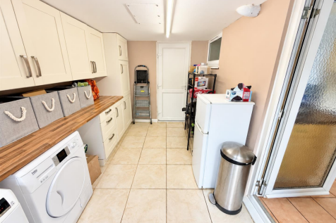 Hickling Drive, Bury St. Edmunds photo 4