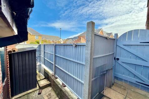 Access to garage and parking.jpg