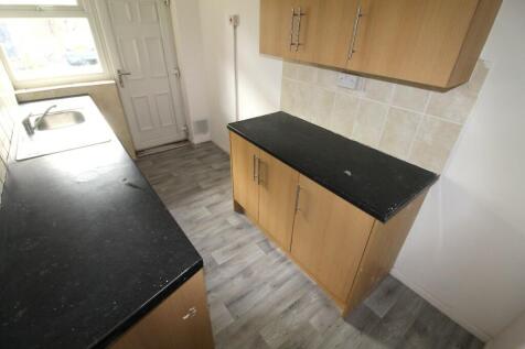 FITTED KITCHEN