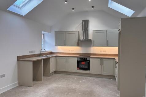 BRAND NEW Three bedroom maisonette