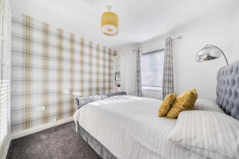 1382334-20-691c4da38f3d3