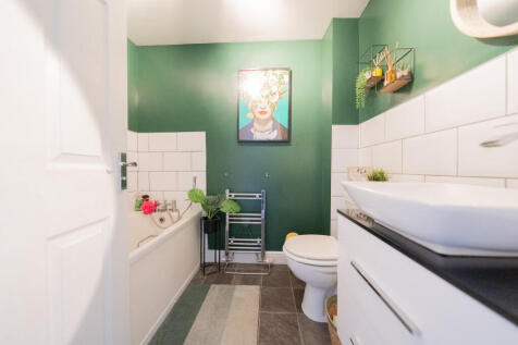 Mallard Close, Leicester, Leicestershire photo 4