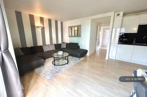Spacious Living Area | 2 Bed 2 Bath Near Greenwich