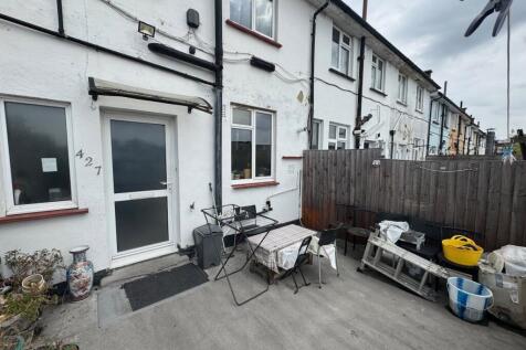 427 Honeypot Lane 49.jpg