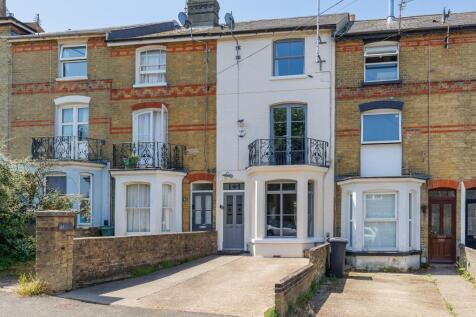 Terraced period home in Cowes