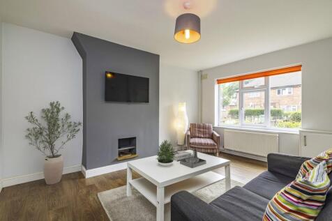 3-bed house on Coleby Avenue, Nottingham, NG7, £2,229/mo