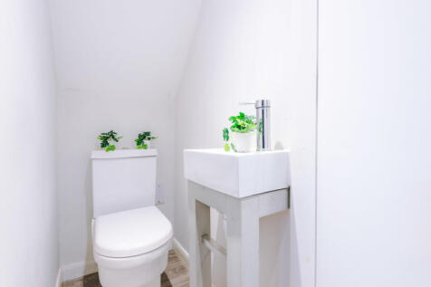 32 Cauldon Road Bathroom 5