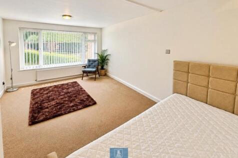 Open Plan Bedroom and Living Area