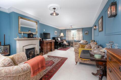 Pear Tree Cottage, 33A Welland House (11).jpg