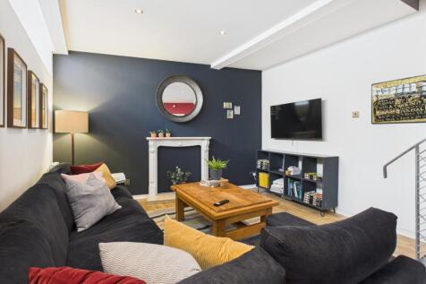 CAM03162G0-PR0282-STILL021