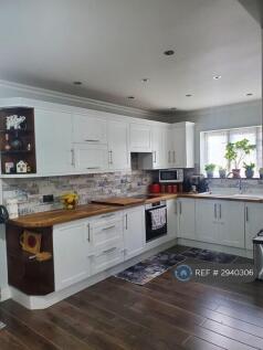 Langton Way, Egham, TW20 photo 4