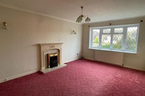 Living Room..jpg