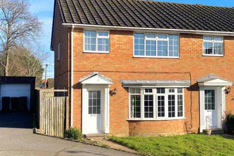 17 Chartres Close - Front.jpg