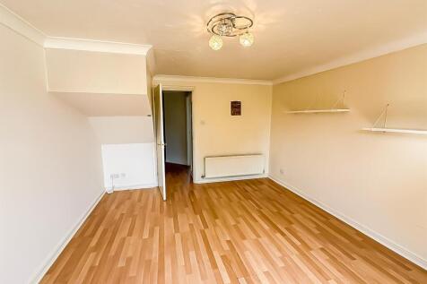 Vine Close, Basildon photo 5