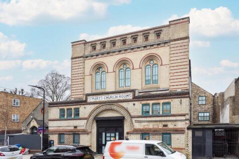 St. Mary_s Court, Defoe Road 2.jpg