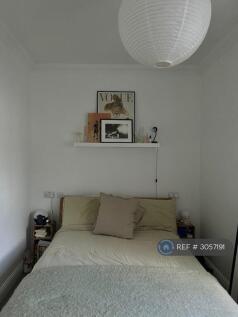 Mossbury Road, London, SW11 photo 3