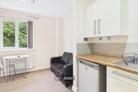 Kitchen &amp; Living area