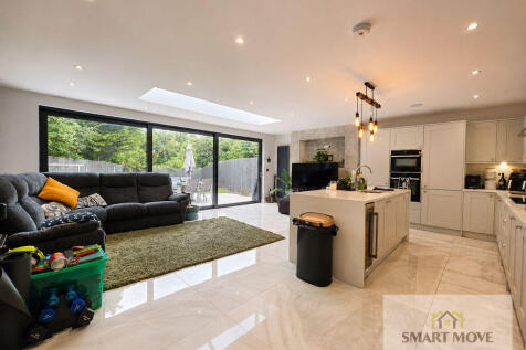 Kitchen Family Room