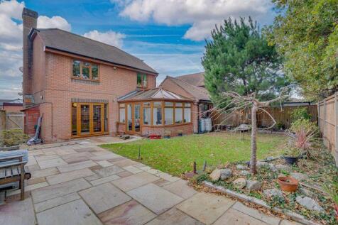 Landscaped Garden (2)