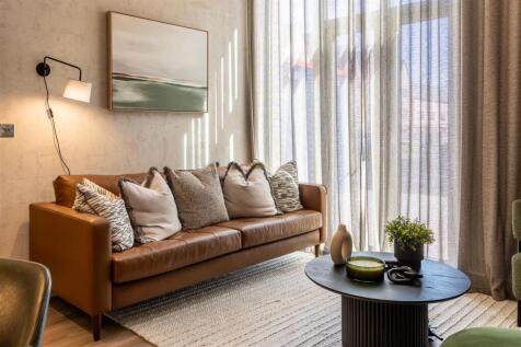 Boulevard Show Apartment-18.jpg