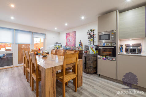 3-bed terraced on Sweetbriar Avenue, Carshalton, SM5, £2,650/mo